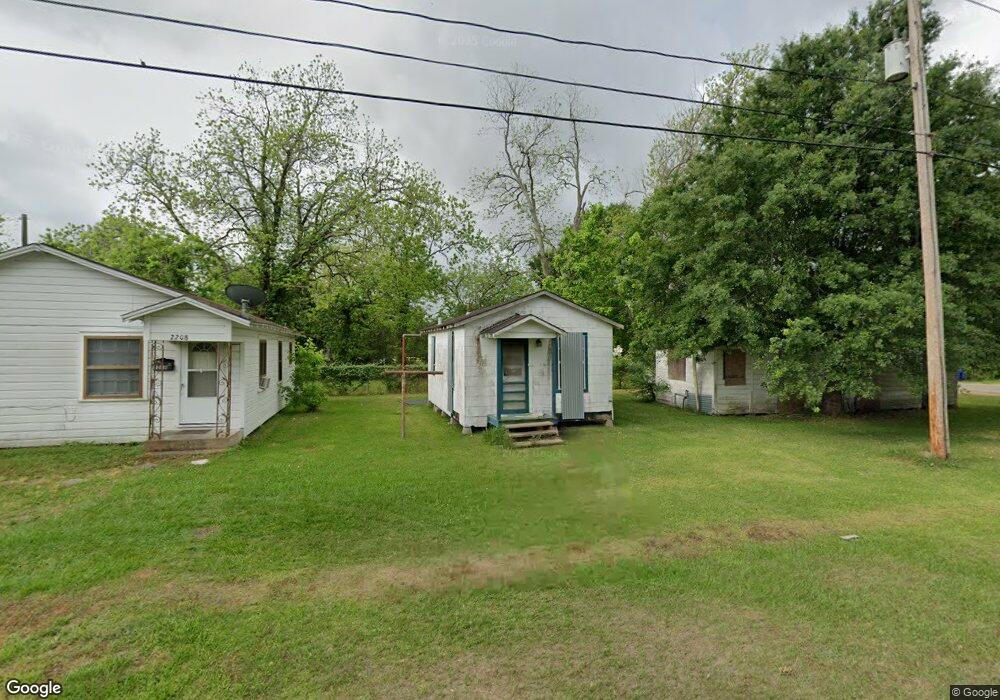 2208 12th St, Bay City, TX 77414 - photo 1