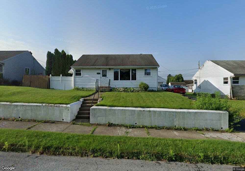 1545 Greenview Dr, Bethlehem, PA 18018 - photo 1