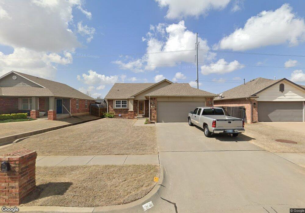 701 Beechwood Way, Moore, OK 73160 - photo 1