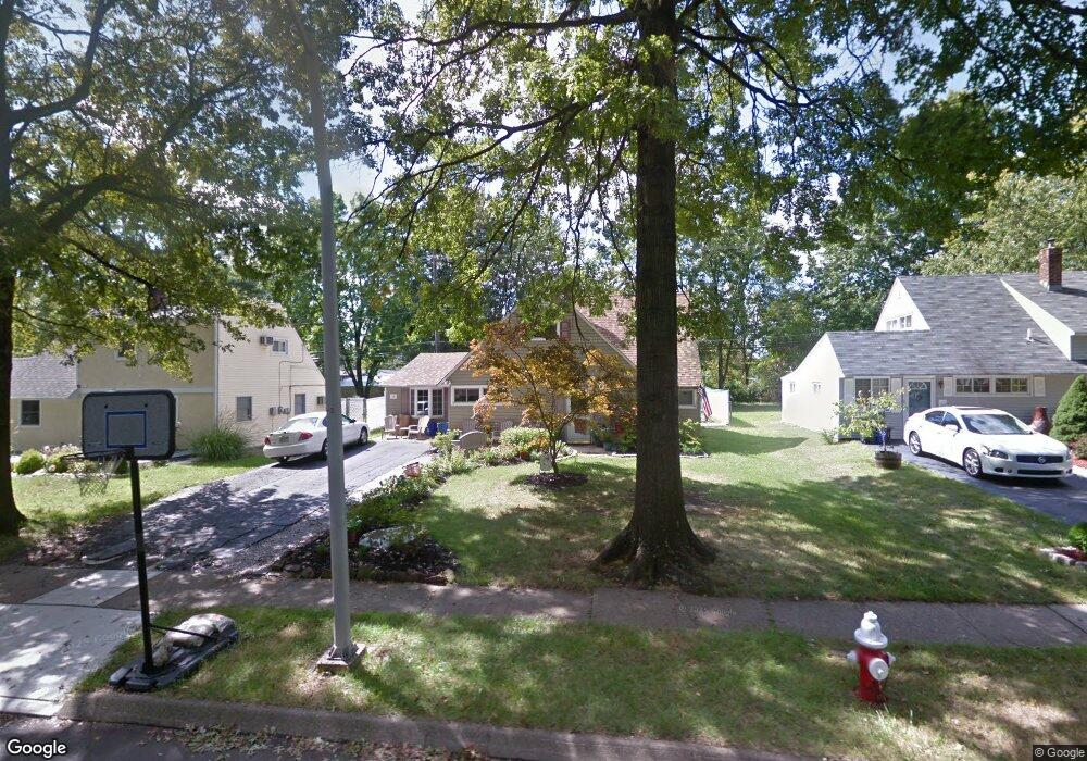 33 Rolling Ln, Levittown, PA 19055 - photo 1