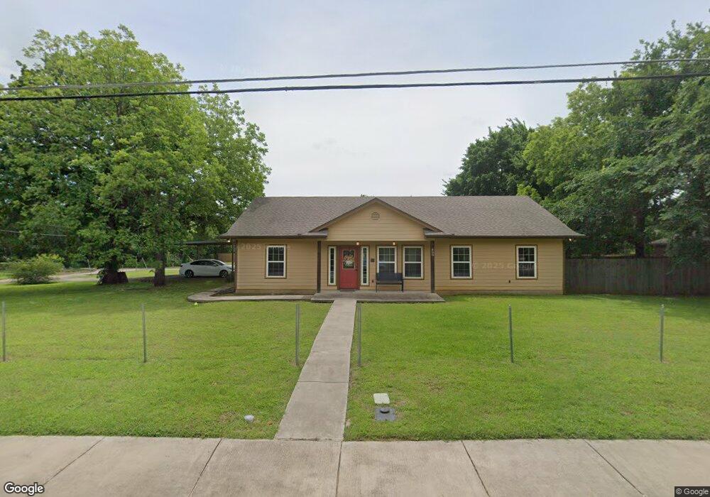 496 Park St, Cleburne, TX 76031 - photo 1