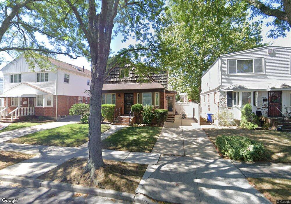 8024 258th St, Glen Oaks, NY 11004 - photo 1