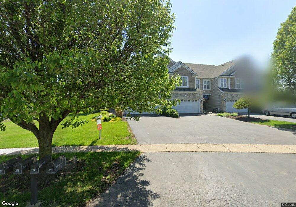 297 Wolverine Dr unit 13, Oswego, IL 60543 - photo 1