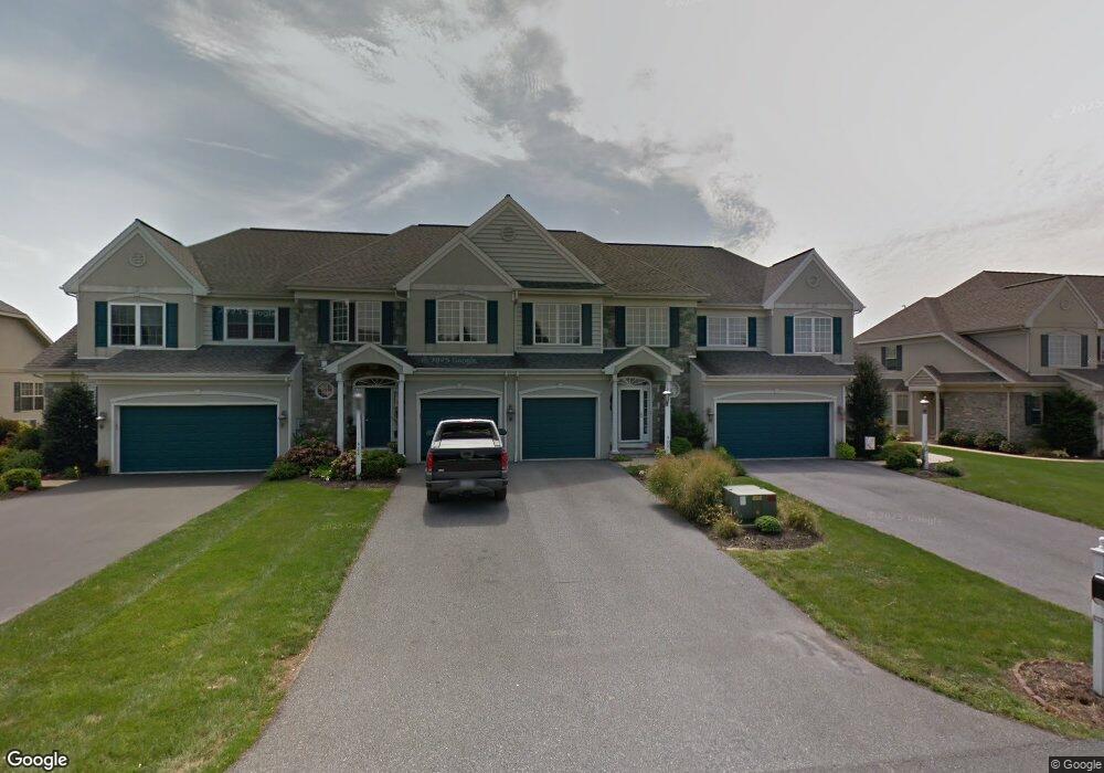 902 Walnut St, New Holland, PA 17557 - photo 1