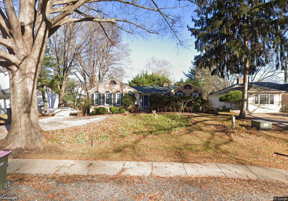 10305 Gainsborough Rd, Potomac, MD 20854 - photo 1