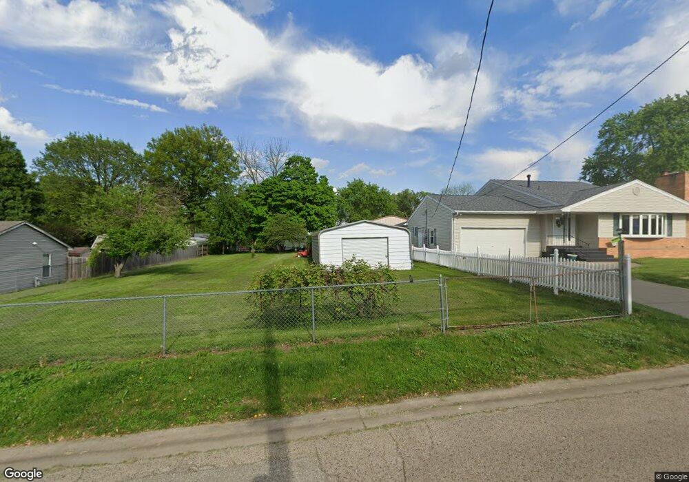 118 Gavin St, Lincoln, IL 62656 - photo 1