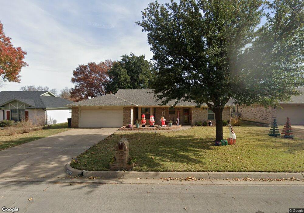 7624 Hunt Dr, North Richland Hills, TX 76182 - photo 1