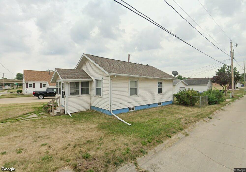 341 16th Ave SW, Cedar Rapids, IA 52404 - photo 1