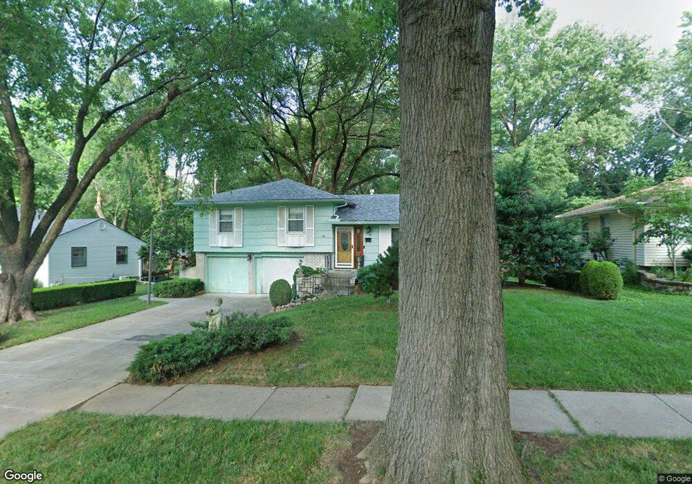 6824 Switzer Ln, Shawnee, KS 66203 - photo 1