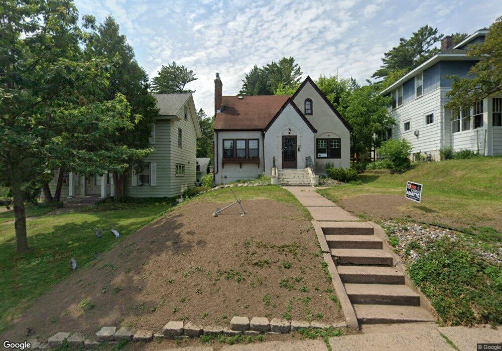823 Grandview Ave, Duluth, MN 55812 - photo 1