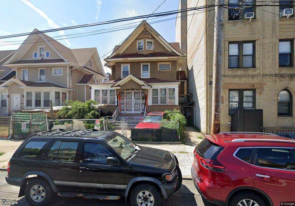 8764 113th St, Richmond Hill, NY 11418 - photo 1