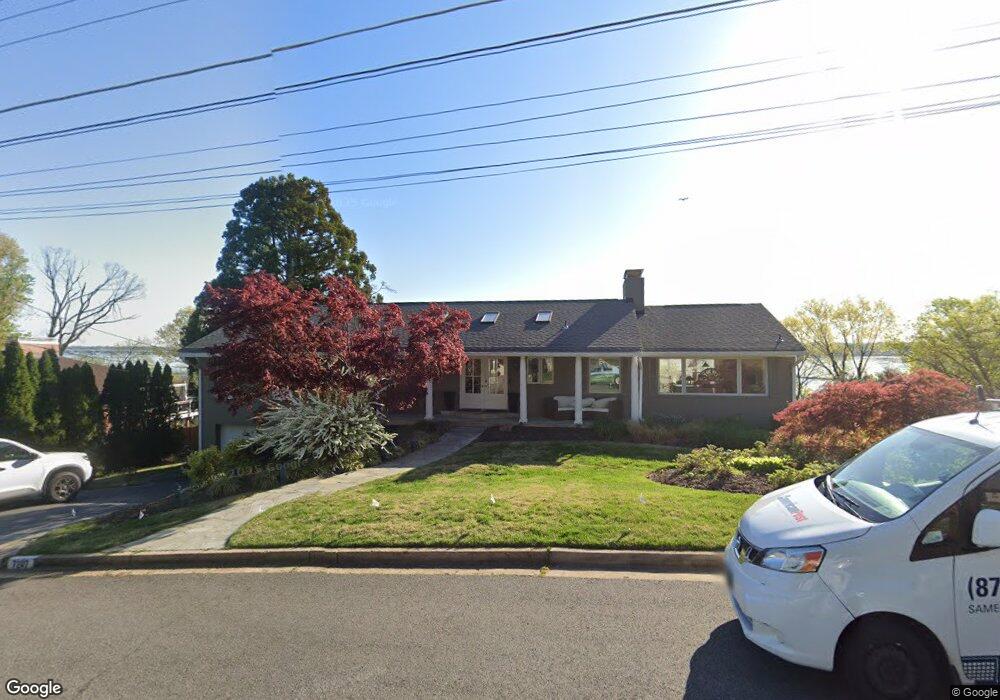 7207 Park Terrace Dr, Alexandria, VA 22307 - photo 1