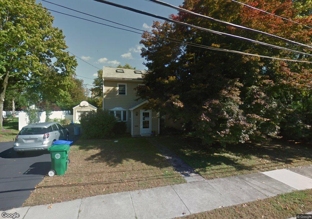 105 Hanson Rd, Newton Center, MA 02459 - photo 1