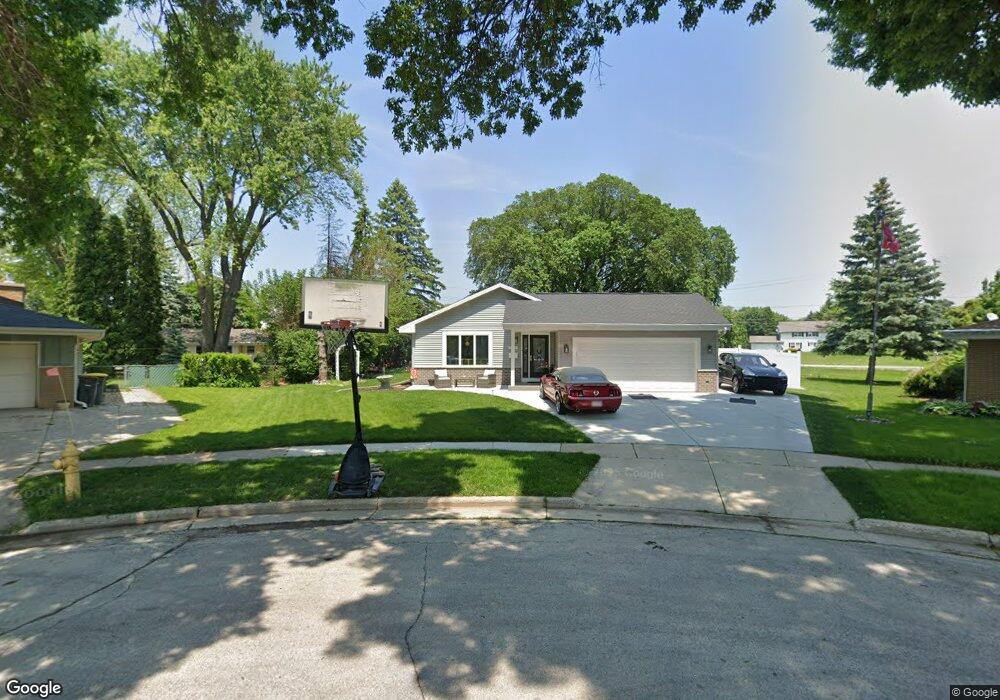 1808 Dewitt Ct, Waukesha, WI 53186 - photo 1