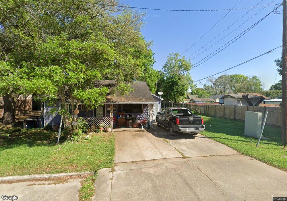 1909 Grace St, Bay City, TX 77414 - photo 1