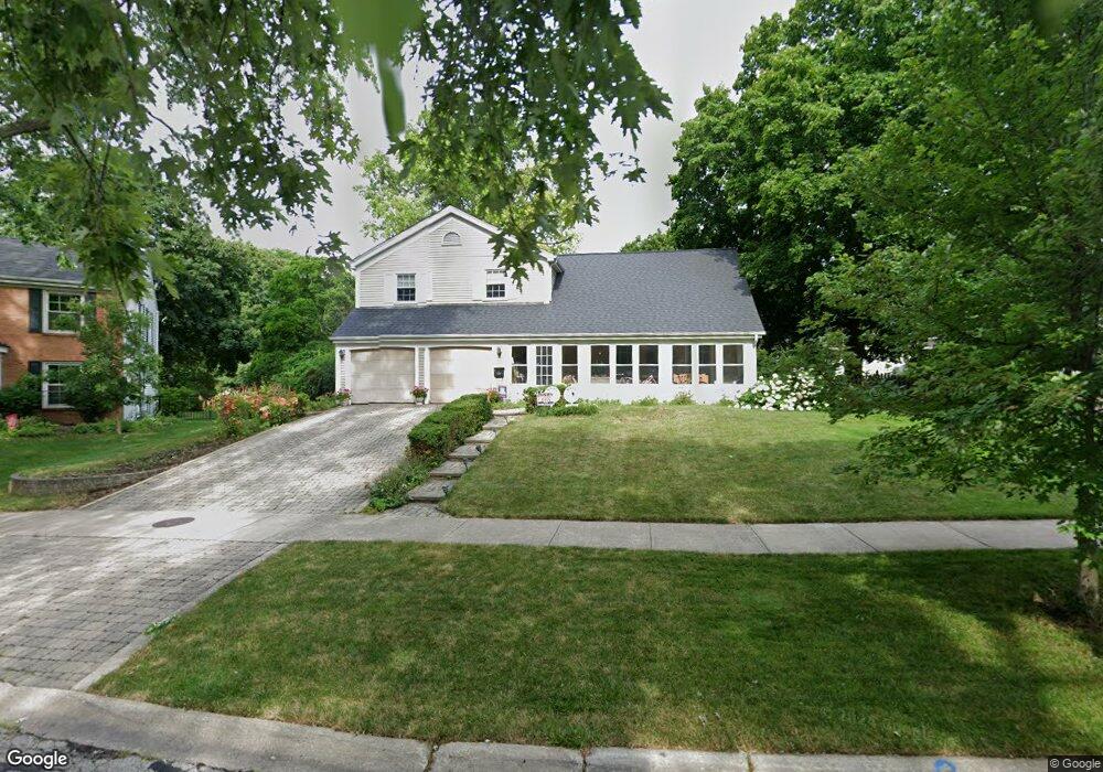 521 Tanglewood Ln, Naperville, IL 60563 - photo 1