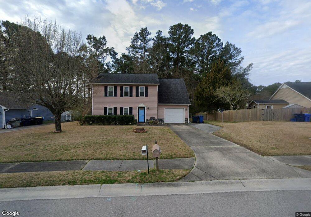102 Coachman Ct, Jacksonville, NC 28546 - photo 1
