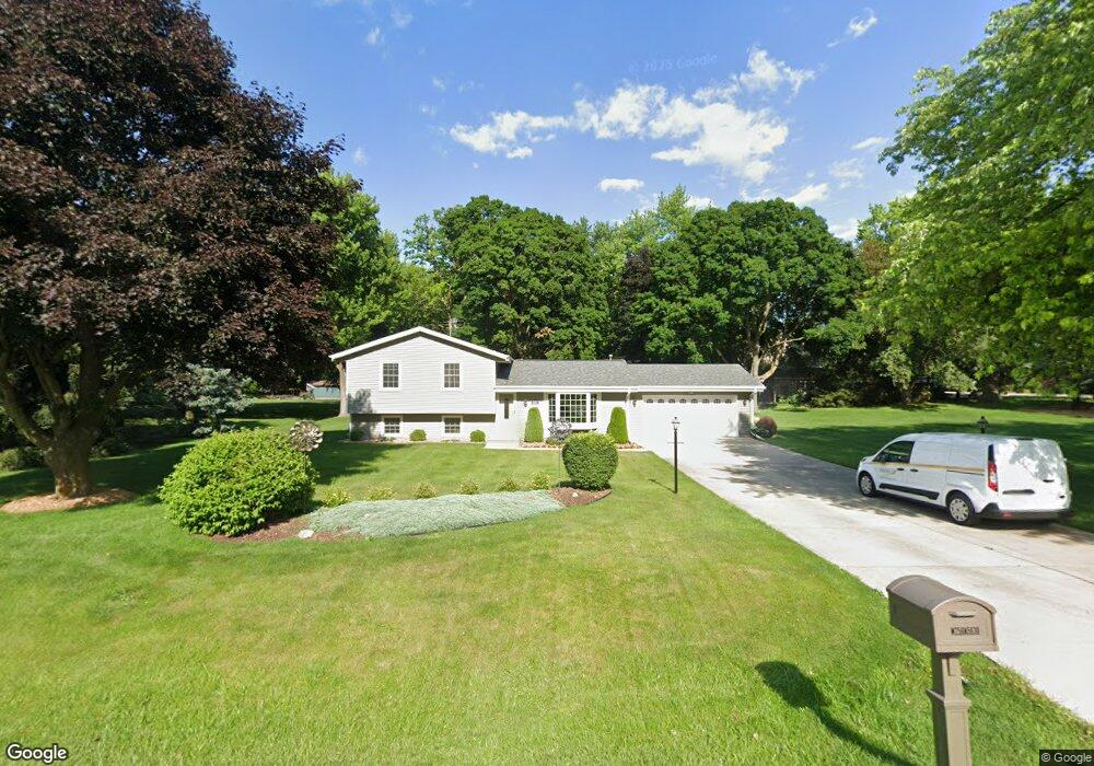 W256N5630 North Hill Dr, Sussex, WI 53089 - photo 1