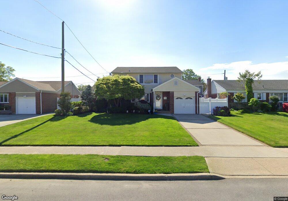 838 Chestnut St, Franklin Square, NY 11010 - photo 1