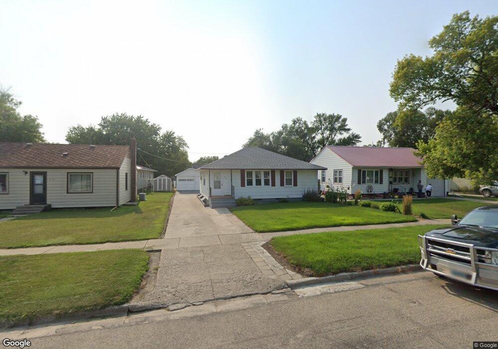 620 8th Ave SE, Jamestown, ND 58401 - photo 1