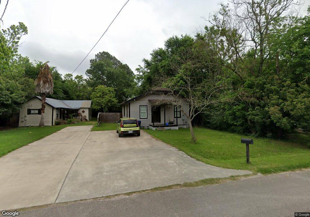 719 Hospital St, Tomball, TX 77375 - photo 1