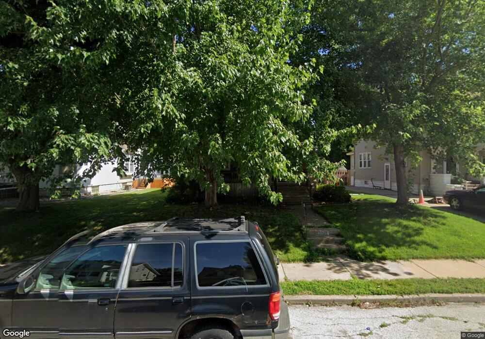 1738 W 16th St, Davenport, IA 52804 - photo 1