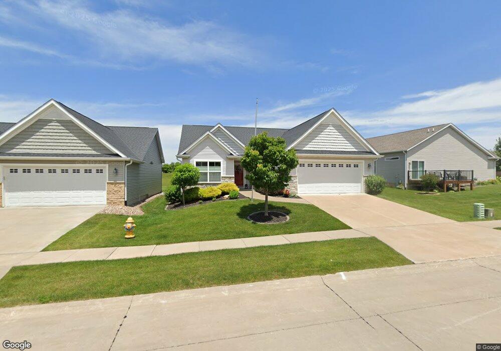 2446 Pheasant Creek Cir, Davenport, IA 52807 - photo 1