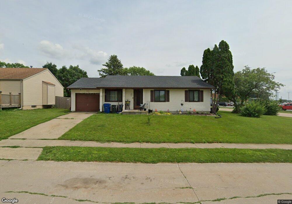 4009 Lamphere Ct, Davenport, IA 52806 - photo 1