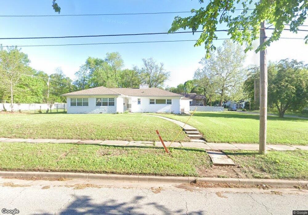 3200 SW 8th Ave, Topeka, KS 66606 - photo 1