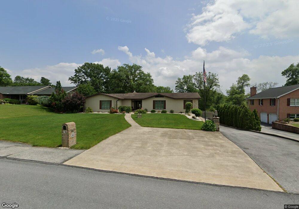 68 Monroe Dr, Chambersburg, PA 17201 - photo 1