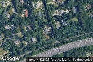 2 Mansion Dr, Old Westbury, NY 11568