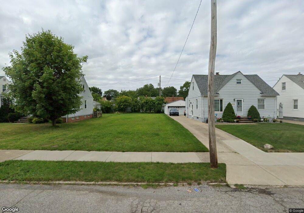 21309 Franklin Rd, Maple Heights, OH 44137 - photo 1