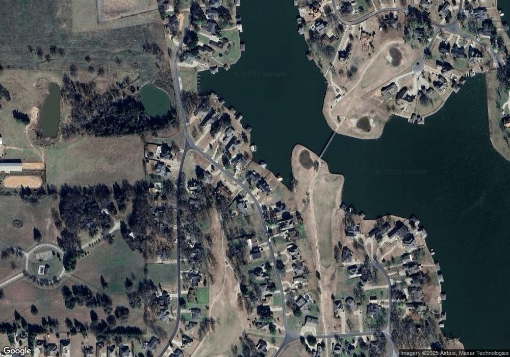 425 Kiowa Dr W, Gainesville, TX 76240 - photo 1