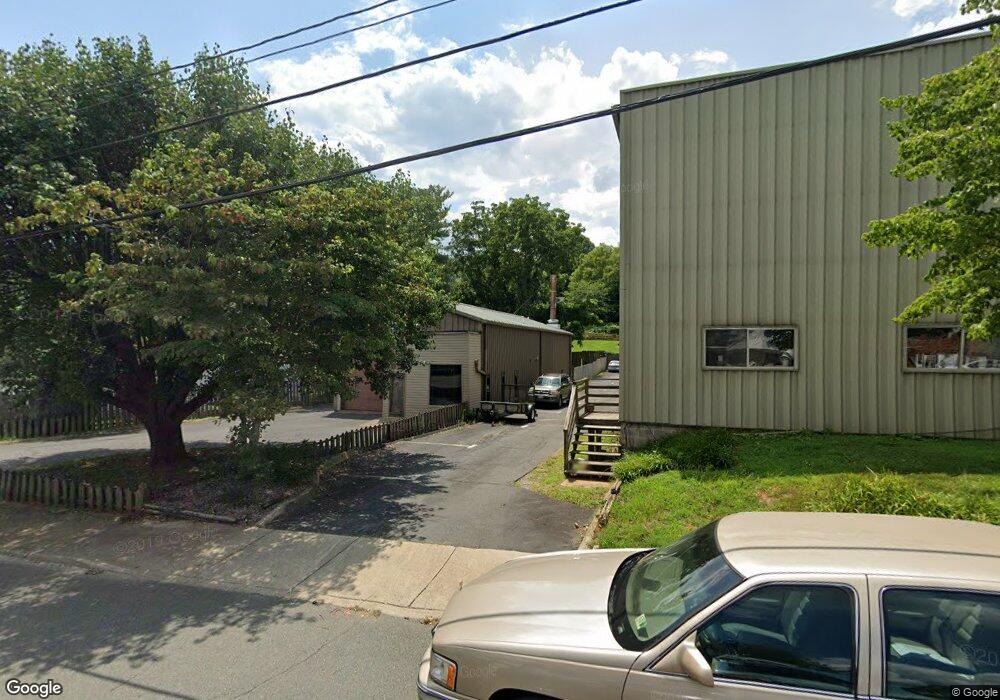 511 Stewart St, Charlottesville, VA 22902 - photo 1