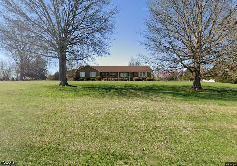401 Meadowlark Dr, Shelbyville, TN 37160 - photo 1