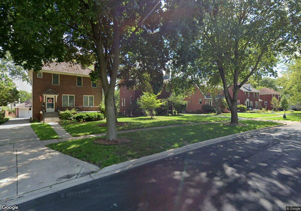 133 S Summit St, Wheaton, IL 60187 - photo 1