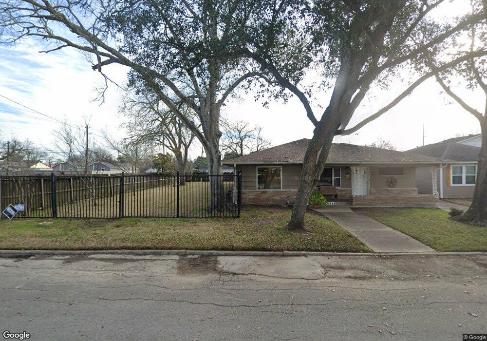 1906 Avenue D, Rosenberg, TX 77471 - photo 1