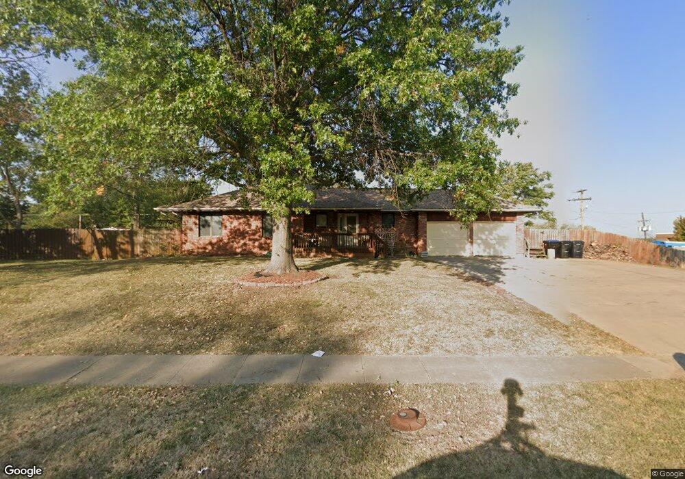 2703 SE Adams St, Topeka, KS 66605 - photo 1