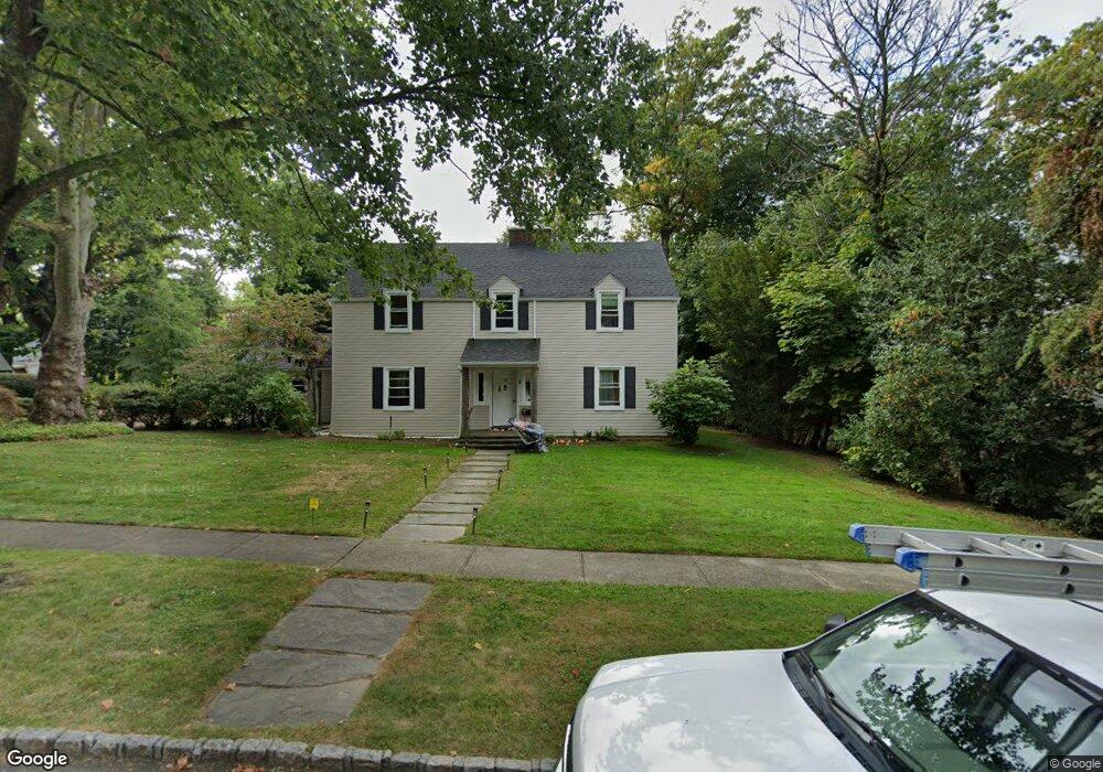 180 Overlook Ave, Great Neck, NY 11021 - photo 1