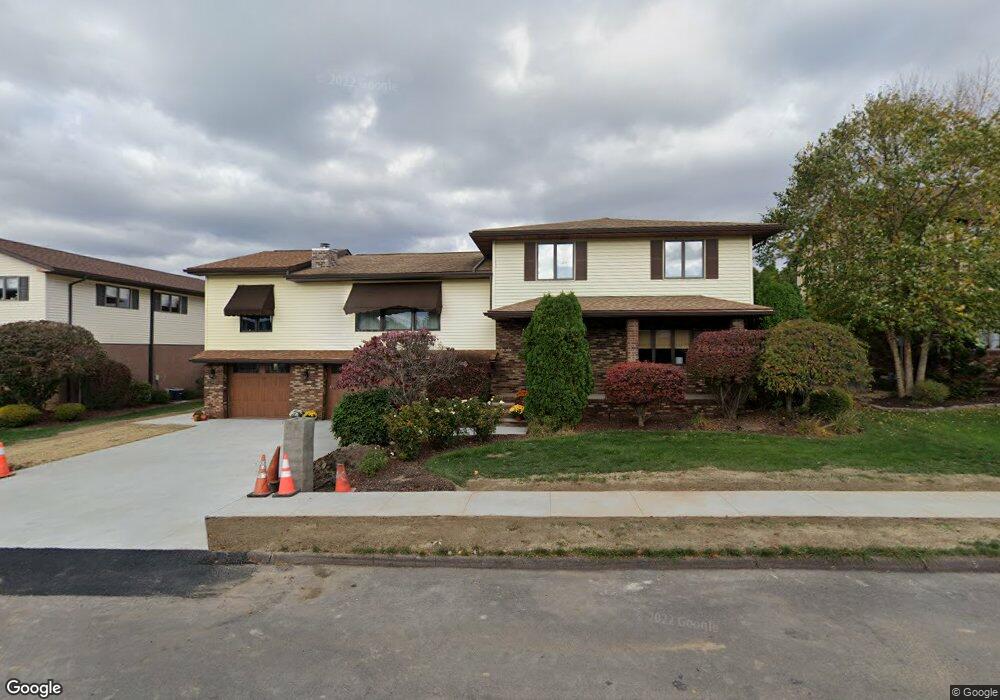 437 Thomas Dr, Dunmore, PA 18512 - photo 1