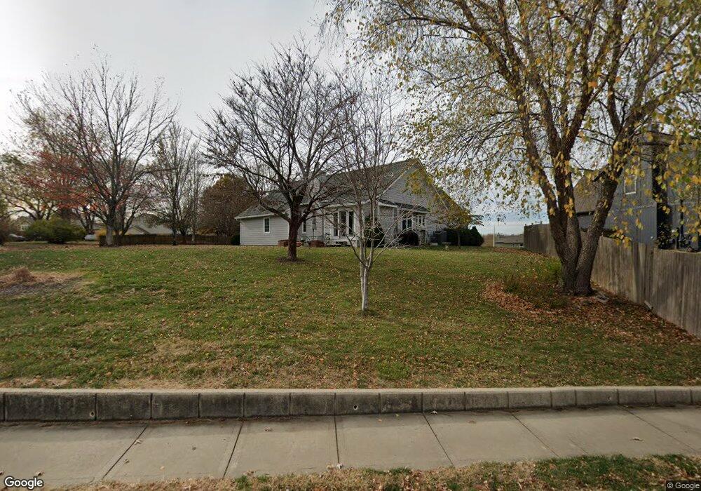 21505 W 51st Place, Shawnee, KS 66226 - photo 1