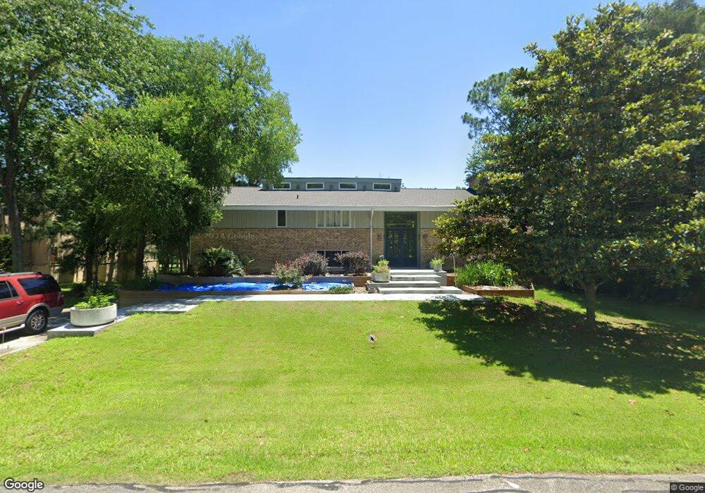 2203 Pine Dr, Friendswood, TX 77546 - photo 1