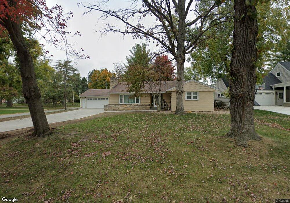 1112 S 6th Ave W, Newton, IA 50208 - photo 1
