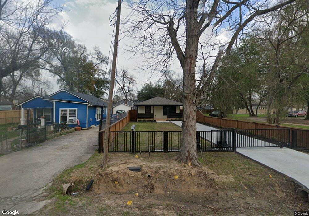 6822 Donlen St, Houston, TX 77022 - photo 1