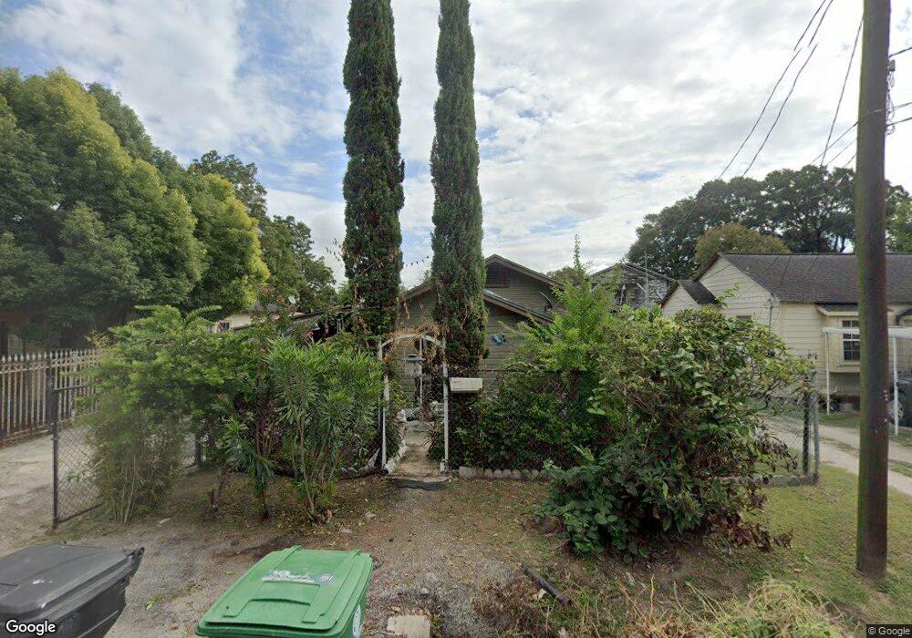 1911 Roosevelt St, Houston, TX 77012 - photo 1