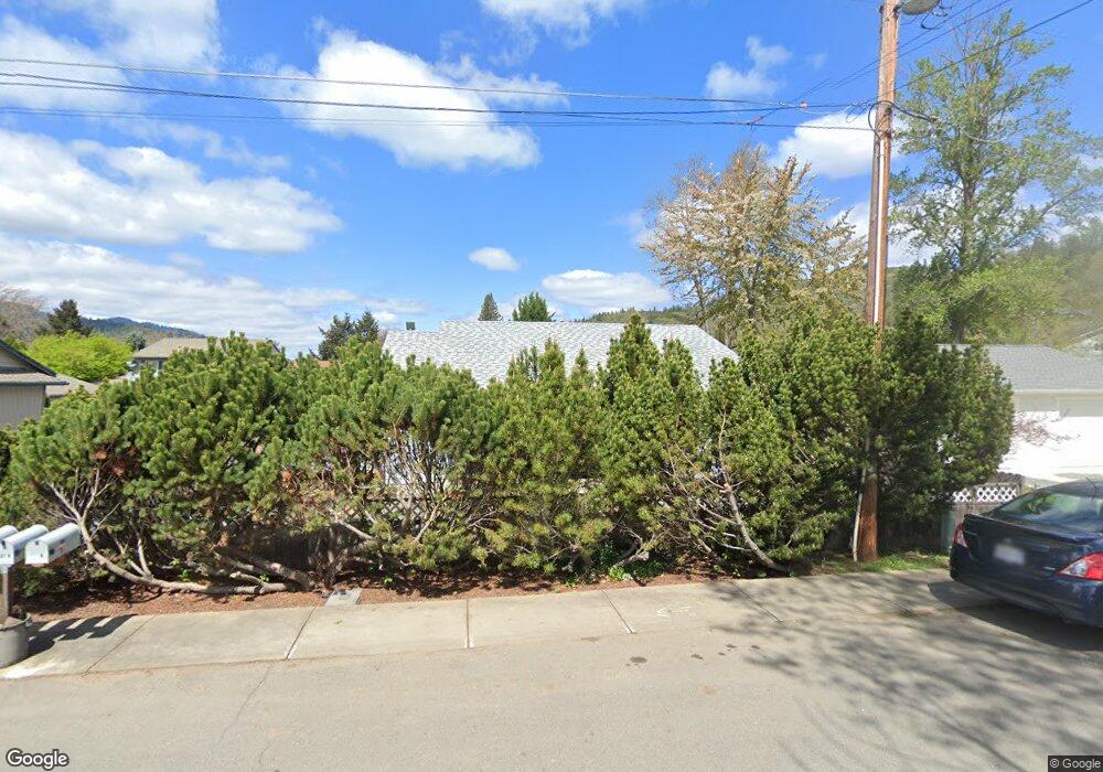 207 4th St, Rogue River, OR 97537 - photo 1