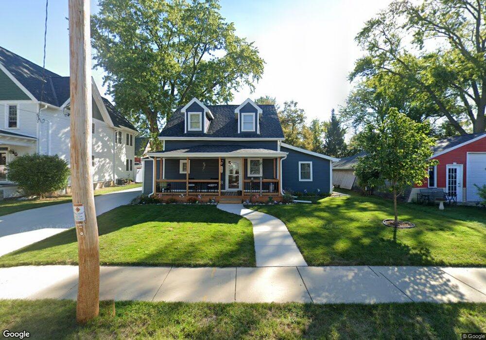 163 S Elm St, Oconomowoc, WI 53066 - photo 1
