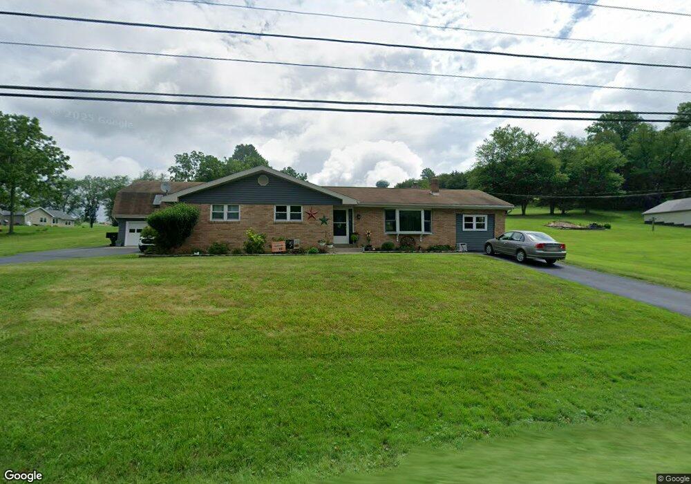 666 S Summit Rd, Bath, PA 18014 - photo 1