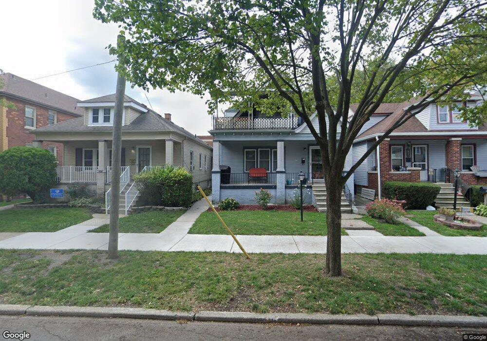 1007 Wayburn St, Grosse Pointe, MI 48230 - photo 1