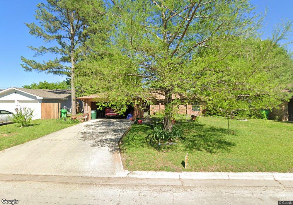 1012 Kent Dr, Gainesville, TX 76240 - photo 1